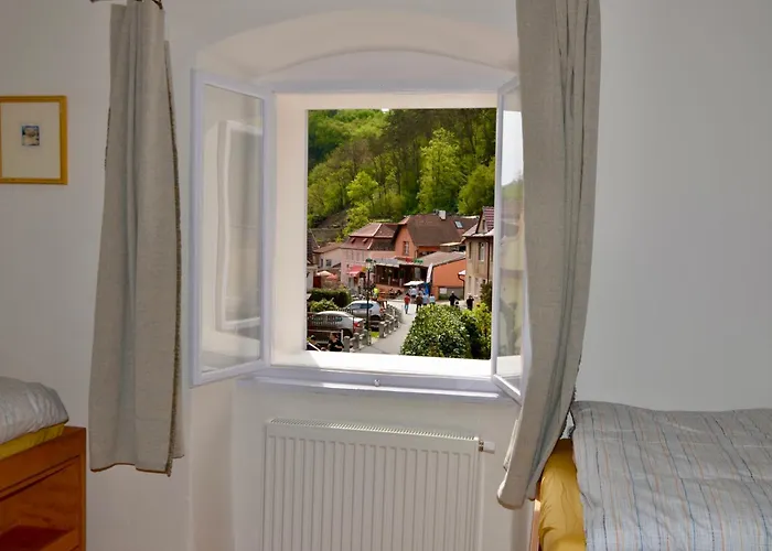 34 Karlštejn