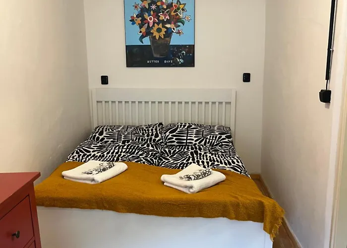 34 * Karlštejn